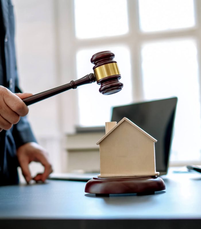 lawyer-who-provides-legal-advice-in-the-office-tr-2023-01-19-01-33-17-utc-1.jpg